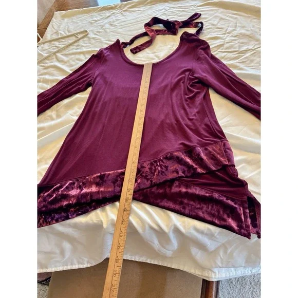 Cha Cha Vente PS Wine Top With Drop Back & Tie Velvet Bottom Asymmetrical Hem - Picture 10 of 15